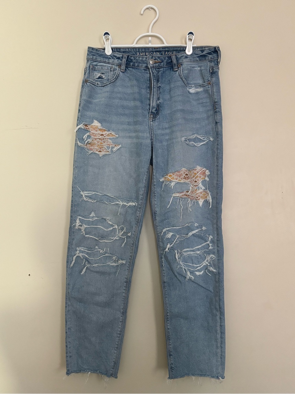American Eagle Strigid Straight Mom Jean Curvy Size 10 Long Distressed Patches